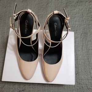 Calvin Klein Pumps